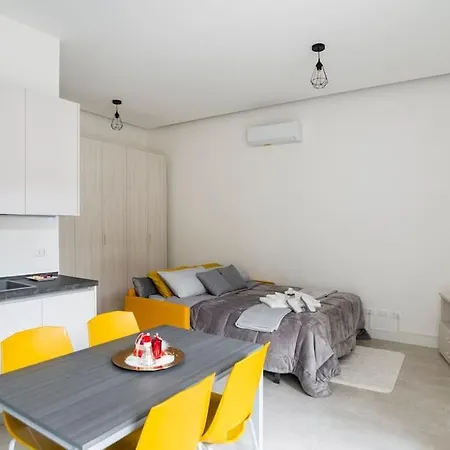 Apartamento Dimora Di Privacy Fronte Parco E Ospedale Di Monza *