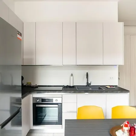 Dimora Di Privacy Fronte Parco E Ospedale Di Monza Apartamento Lissone